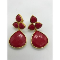 Drop shape floral motif earrings with mother of pearl in Red